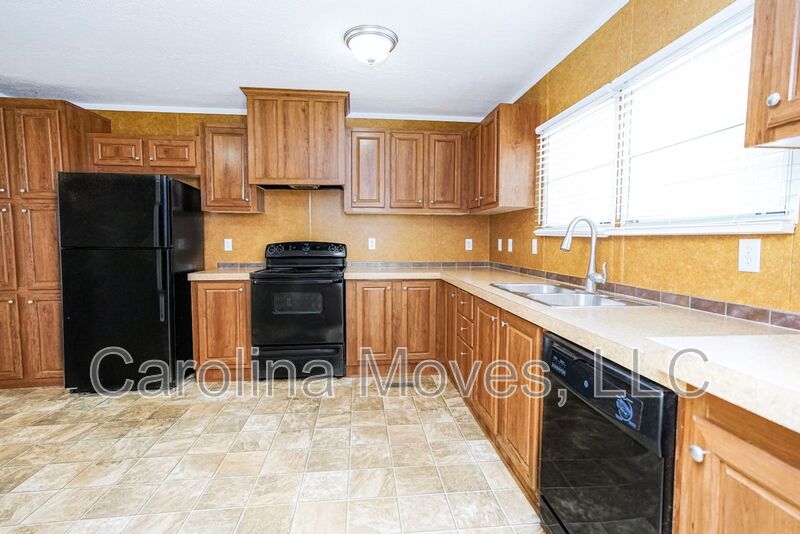 Easley House: 210 Frontier Drive