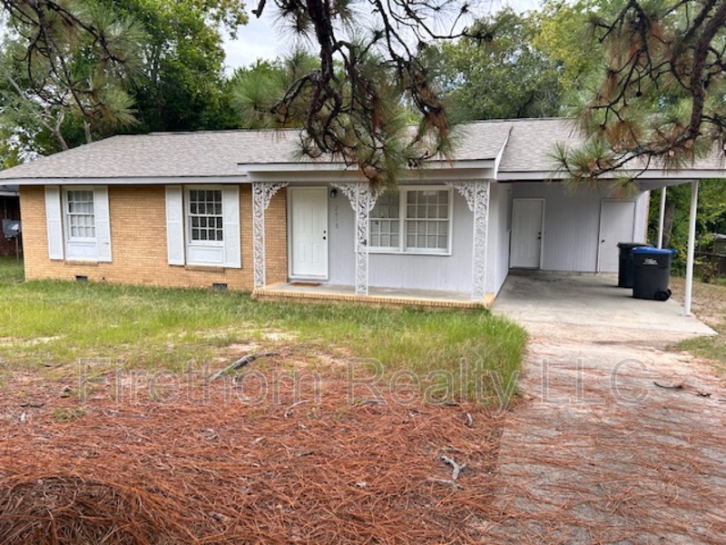 Augusta House: 2418 Sumac Drive