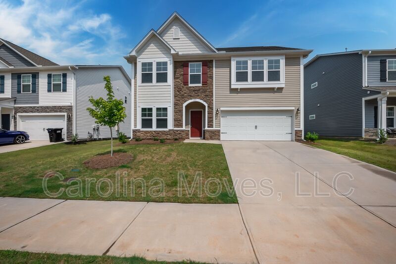 Simpsonville House: 132 Strongridge Trail