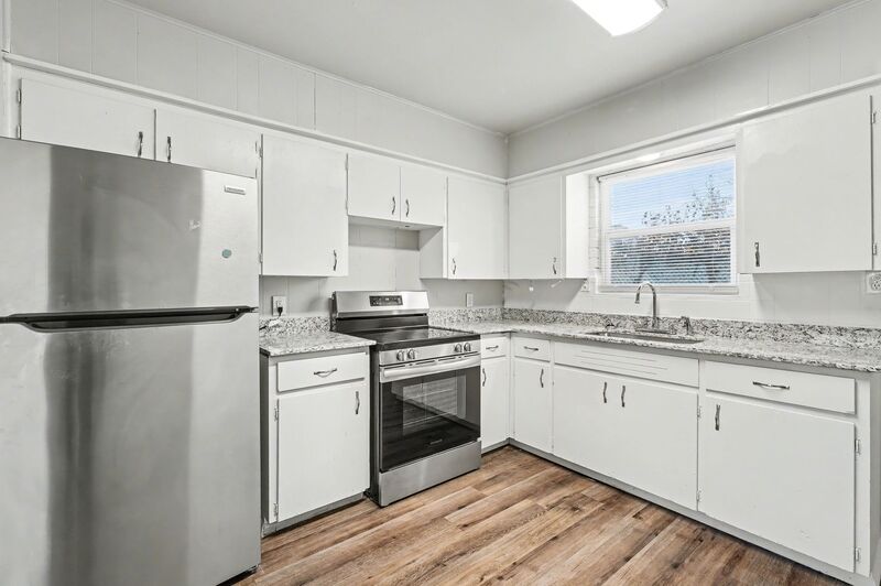 Rogers Condo: 704 Oak St. 3 B