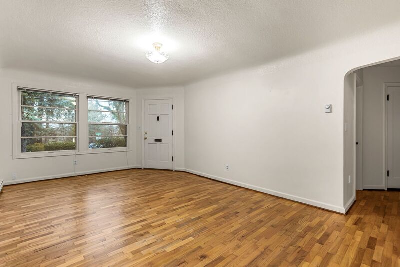 Portland Condo: 6610 E Burnside St