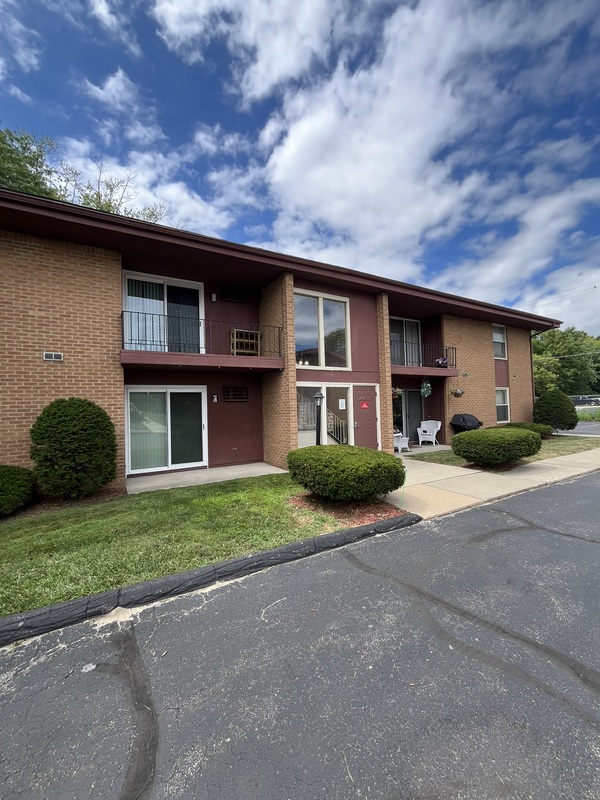 Monroe Condo: 741 North Macomb Street - 4
