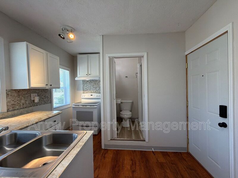 Lincoln Condo: 1215 Peach Street