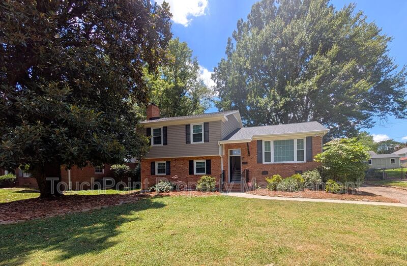 Charlotte House: 6724 Sunview Drive
