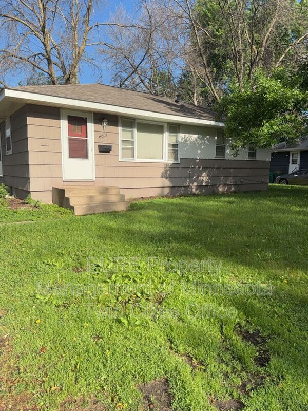 Brooklyn Center House: 6601 Unity Ave N
