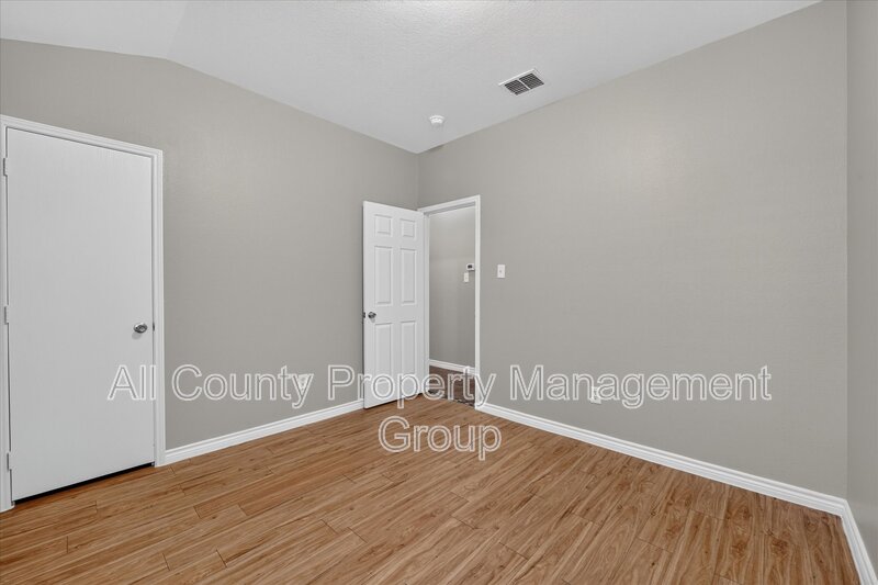 Main Rental Photo 15