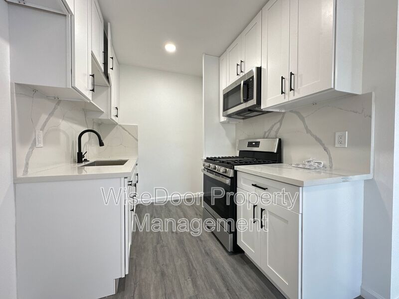 Garden Grove House: 10392 Lampson Ave