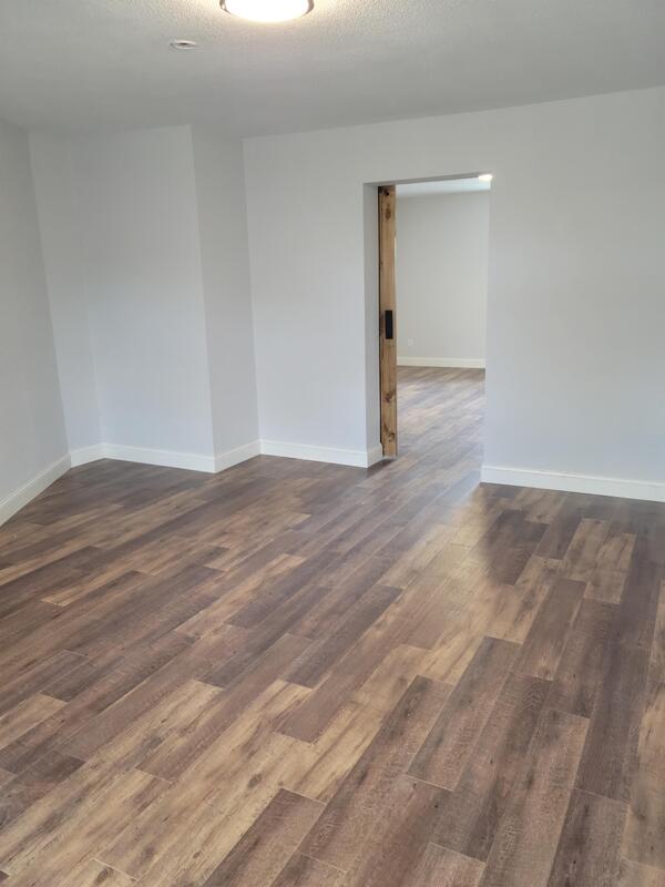 Pella Condo: 205 Oskaloosa Street - 207