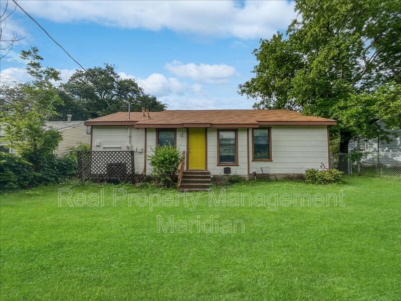 Forth Worth House: 4929 Donnelly Ave