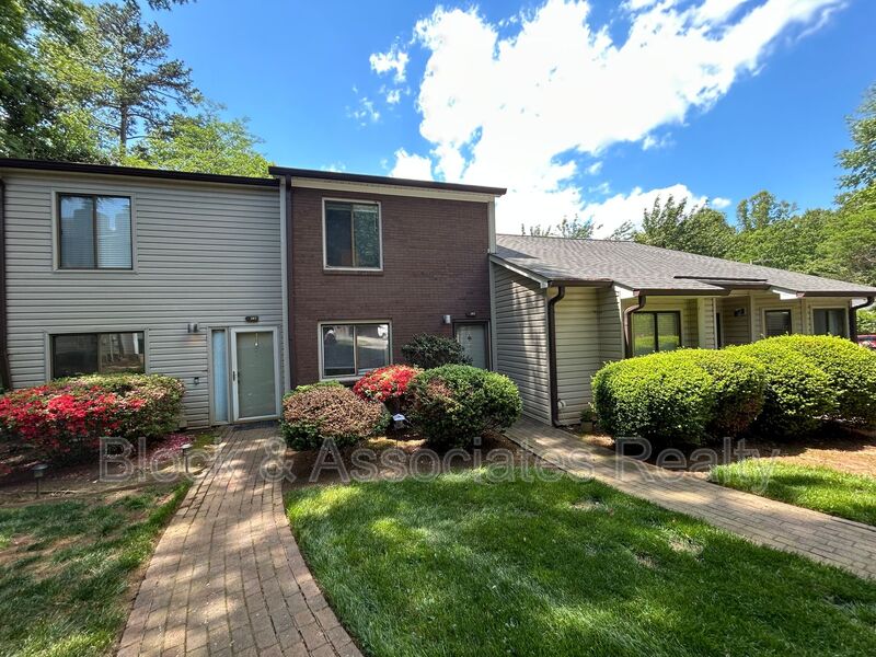 Winston-Salem House: 185 Forest View Drive