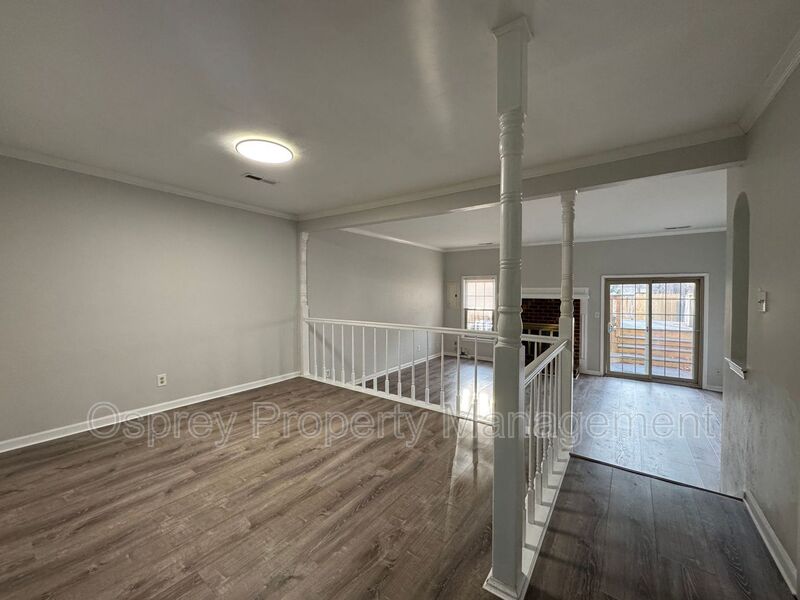 Charming, end-unit brick townhome! *ASK ABOUT OF ZERO DEPOSIT* - Photo 4