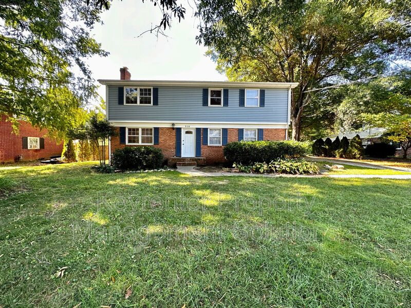 Waynesboro House: 510 Shore Rd
