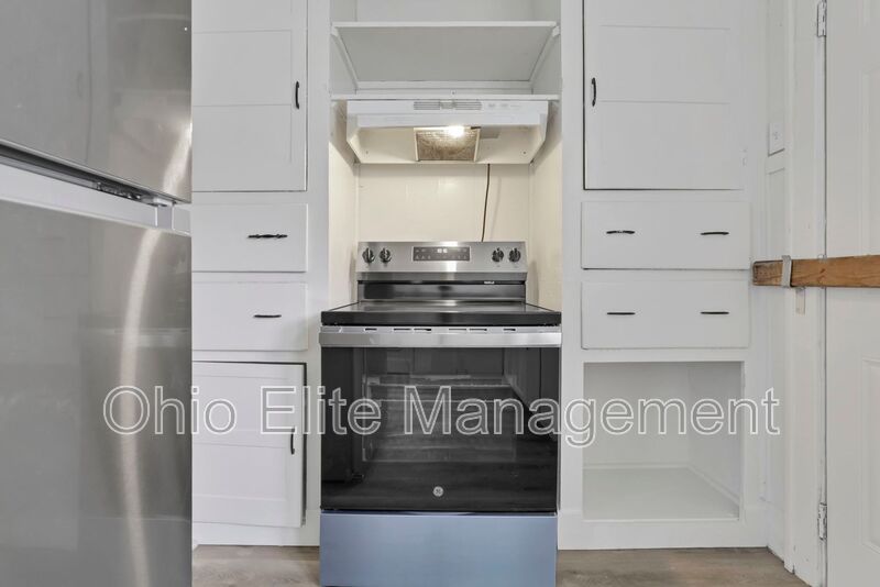 Columbus House: 29 S Terrace Ave