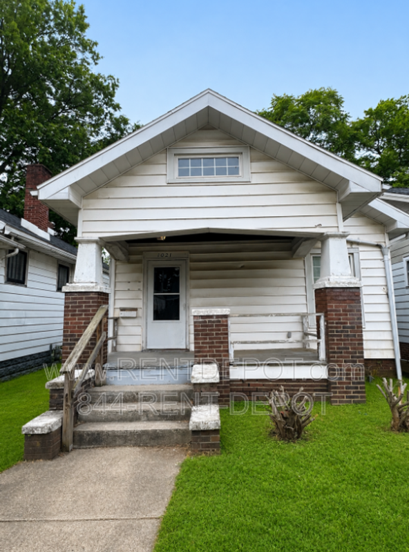 Evansville House: 1021 Jefferson Ave
