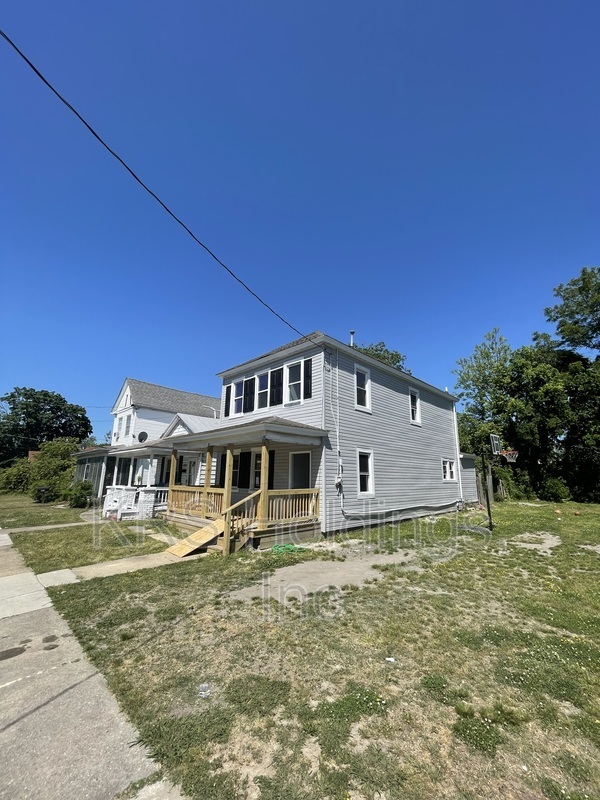 Newport news House: 1223 31st st
