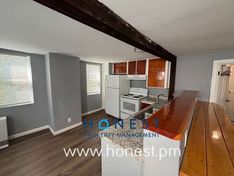 Topsham Condo: 8 Green Street