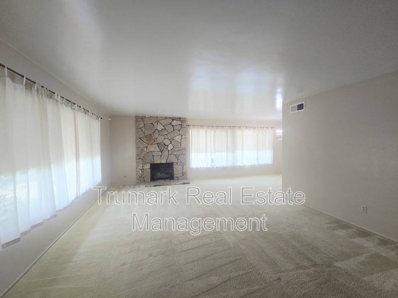 Glendale House: 3933 Karen Lynn Dr