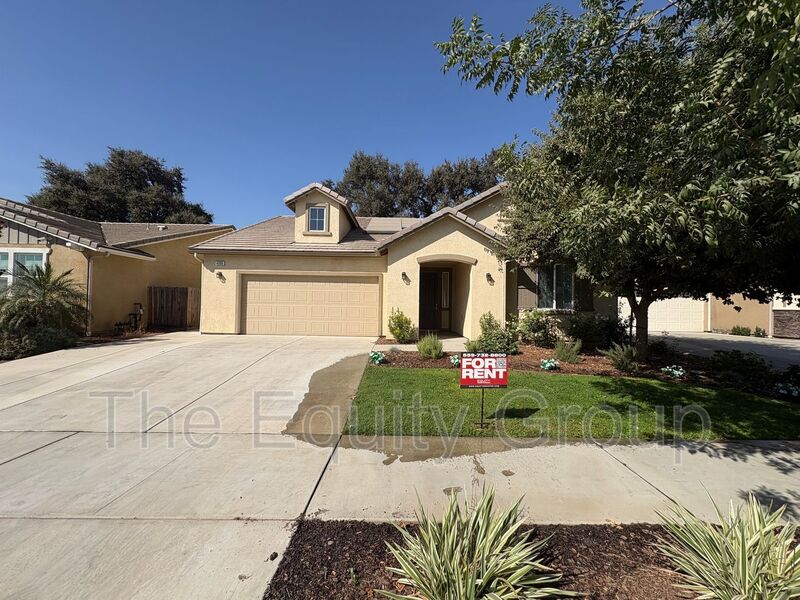 Visalia House: 4306 West Lark Ave