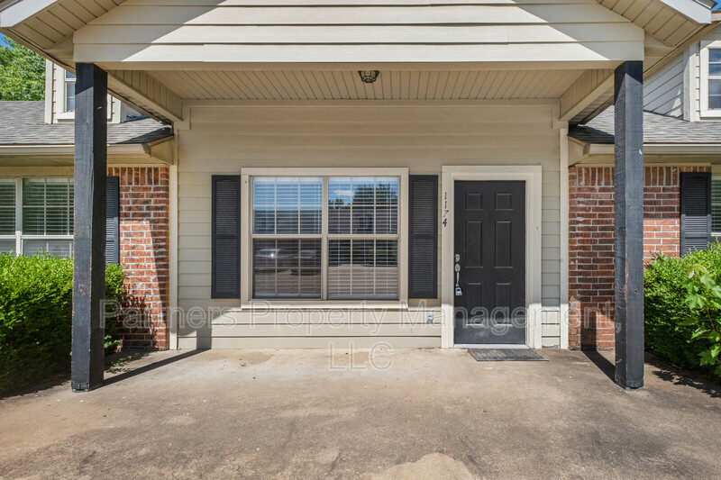 Fayetteville Condo: 1174 West Hendrix Street