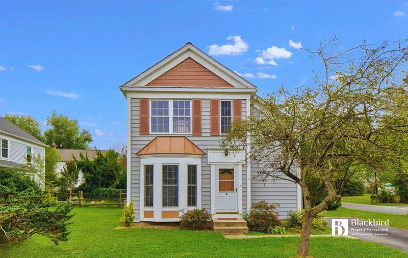 Waldorf House: 3347 Iris Pl