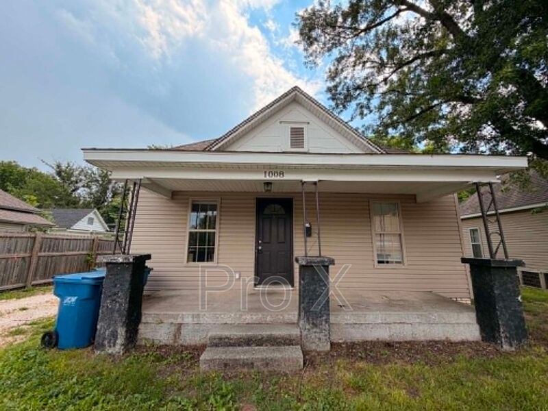 Joplin House: 1008 W 2nd St