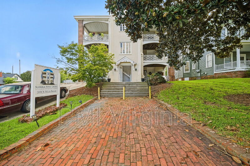 Suffolk Condo: 318 North Main Street