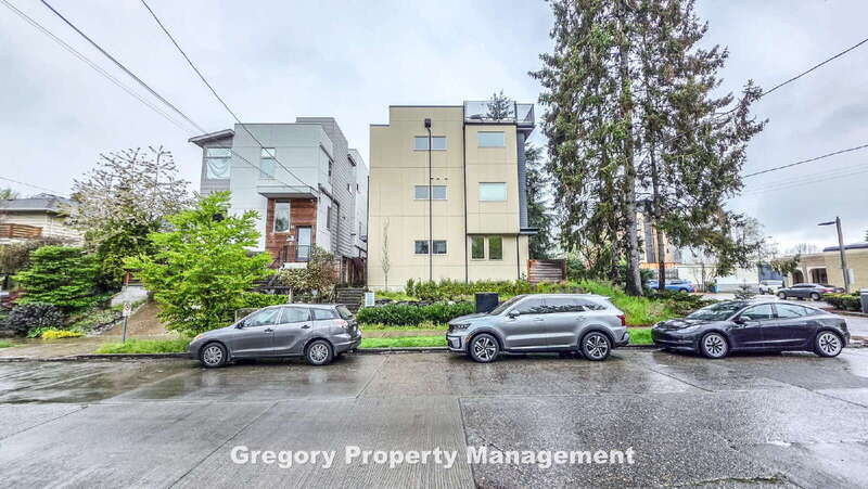 Seattle Townhome: 4425 Meridian Avenue North