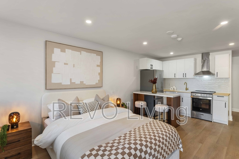 Niagara Fall House: 7800 Lundy's Lane