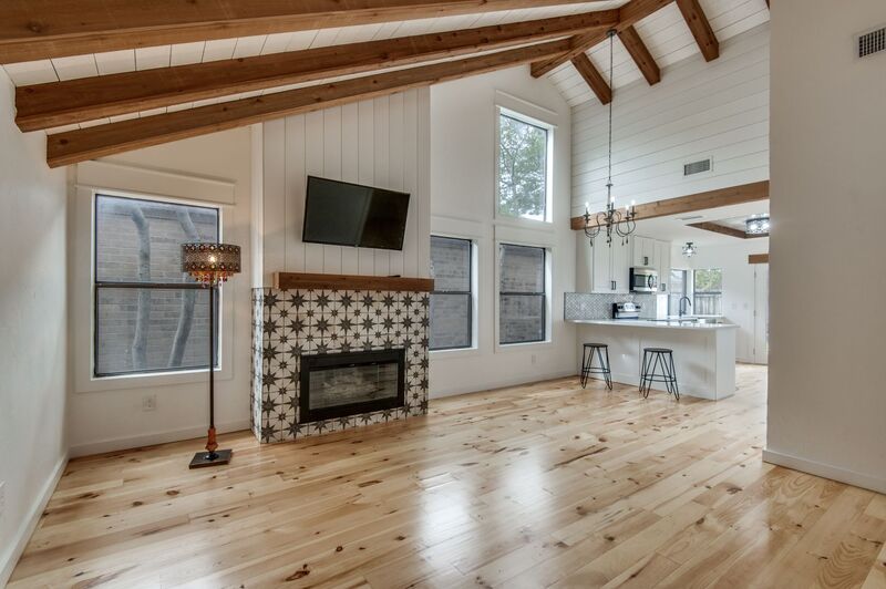 Request a Viewing for 4011 Rosser Square, Dallas Tenant Turner