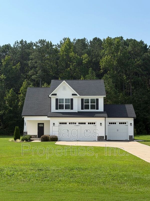 Smithfield House: 386 Jackson Pond Drive