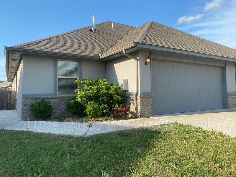 Yukon House: 11207 NW 114th Street