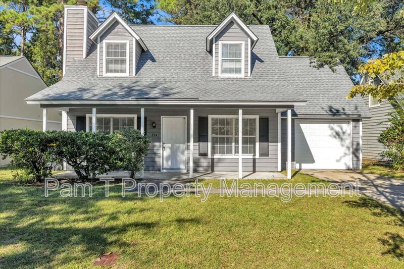 Savannah House: 234 Forest Ridge Drive