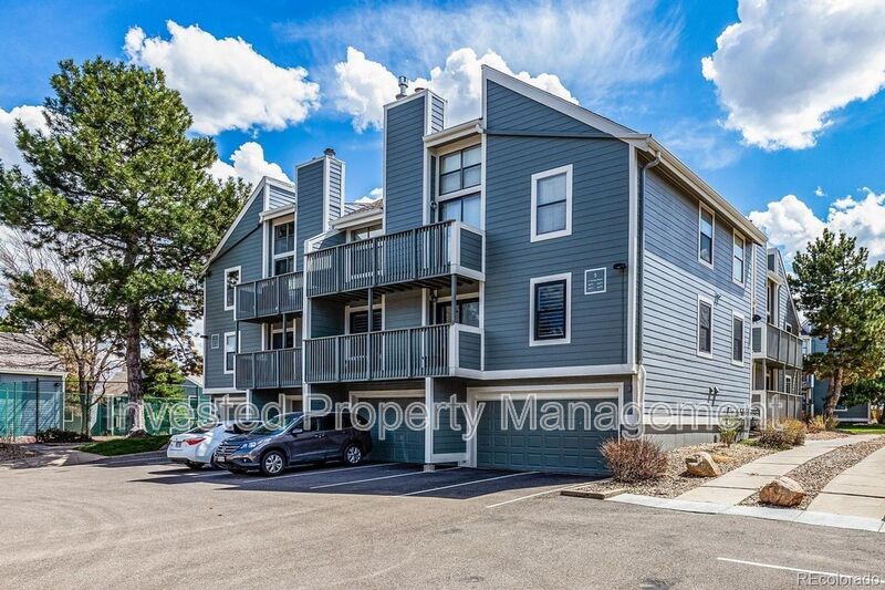 Englewood Condo: 6453 S Havana St