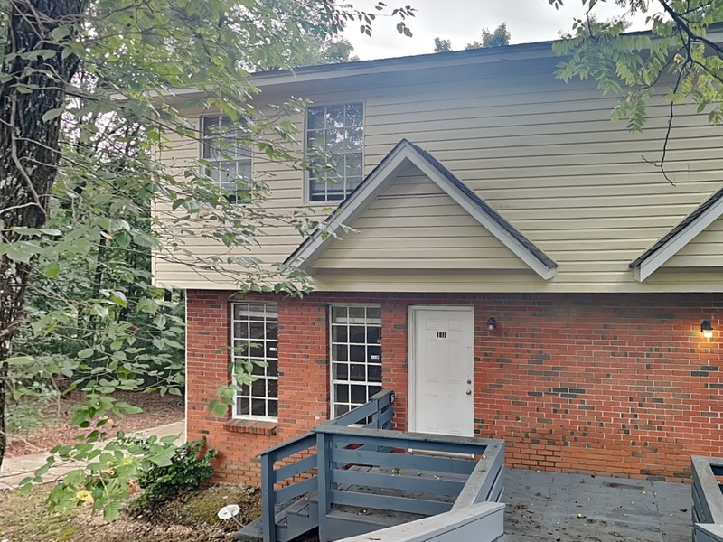 Center Point House: 1711 6th Place Cir NW