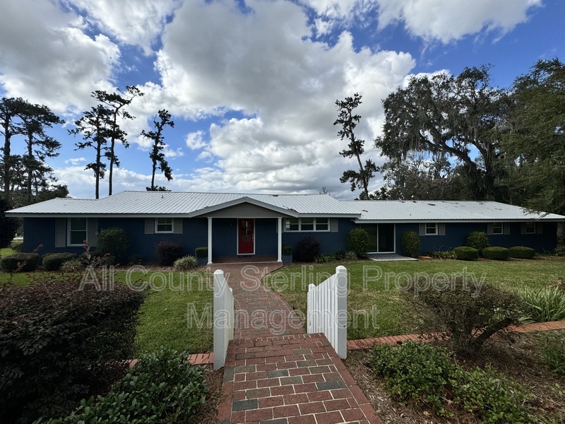 Live Oak House: 8732 Us Highway 90