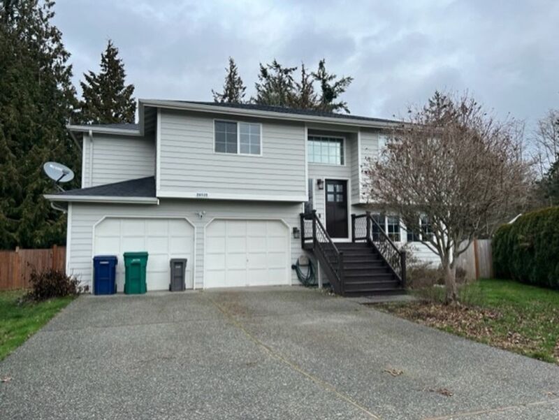 Stanwood House: 26525 Fox Hill Drive North