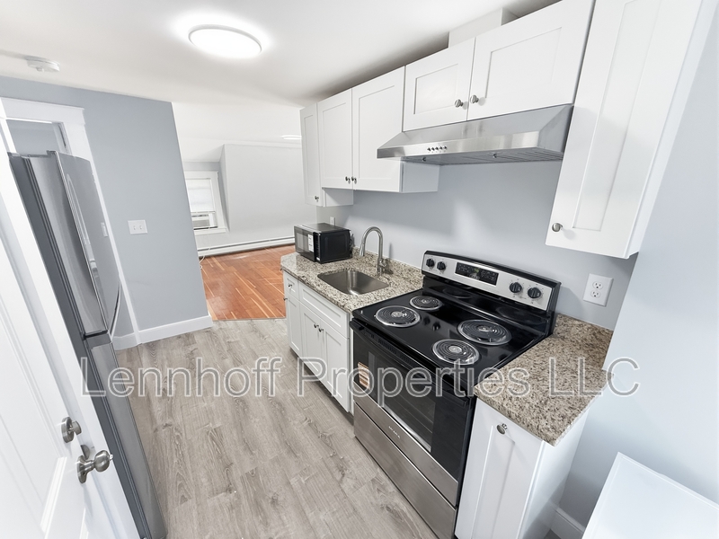 Lowell Condo: 526 Concord Street - 2
