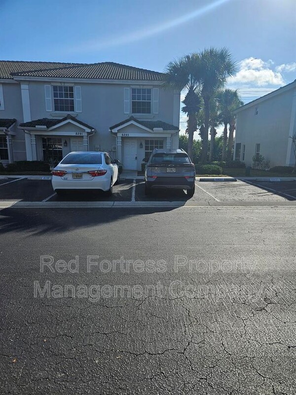 Fort Myers Condo: 8293 Pacific Beach Dr