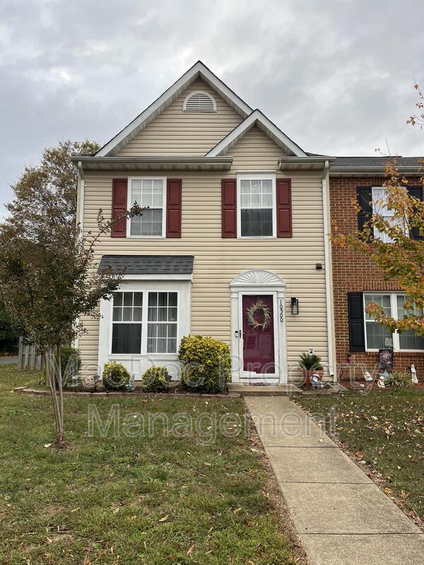 Fredericksburg Townhome: 10500 Boxmeer Court