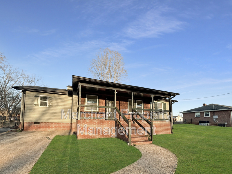 Greenville House: 8 E. Sable Court