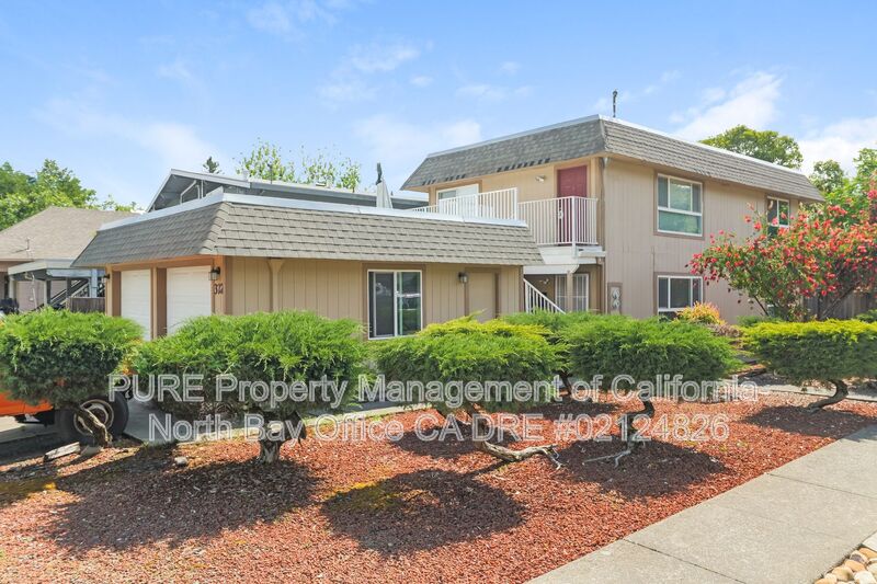 Cloverdale Townhome: 327 N. Main St