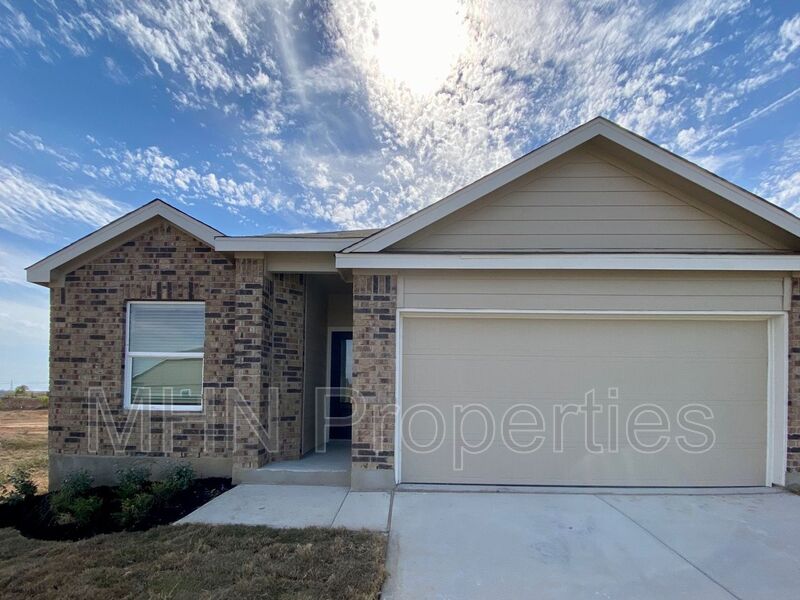 *First Time Rental* 3 bed/2 bath Beautiful New Construction home, located in New Braunfels! - Photo 1