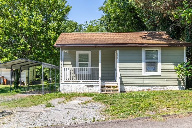 Knoxville House: 1715 Fay Street