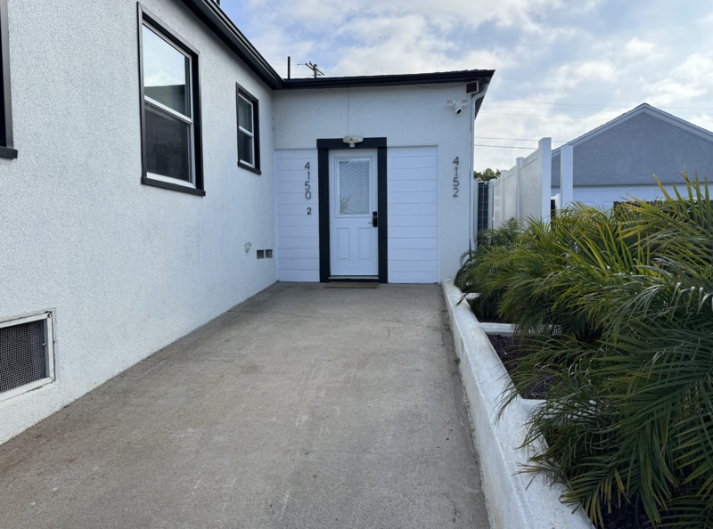 La Mesa Condo: 4150 Massachusetts Avenue