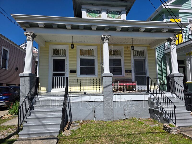New Orleans House: 311 S Scott Street