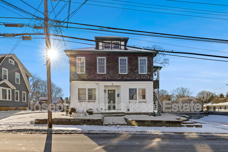 Griswold Condo: 95-97 Ashland St