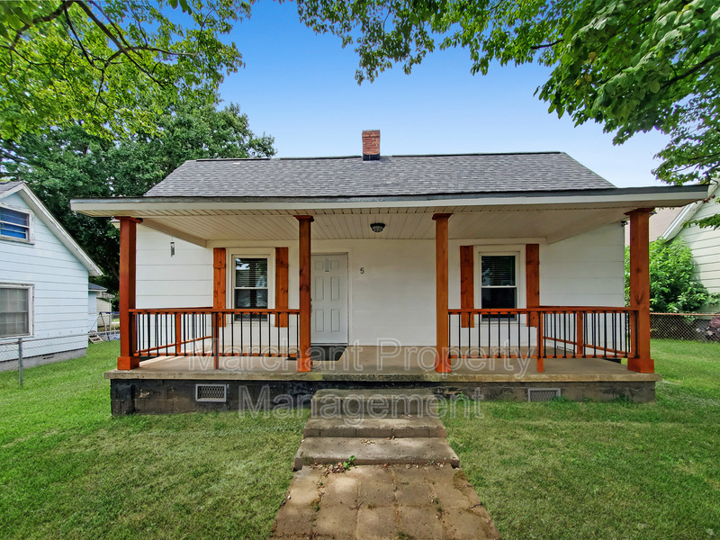 Greenville House: 5 Welch Street