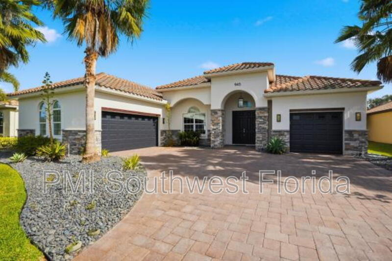 Bradenton House: 945 145th Street Circle Northeast