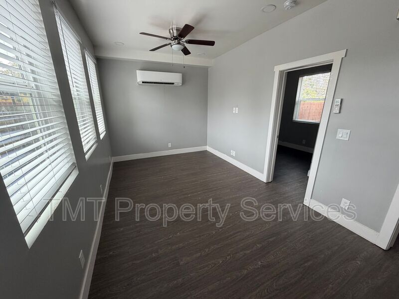 Sacramento House: 1811 Helena Avenue