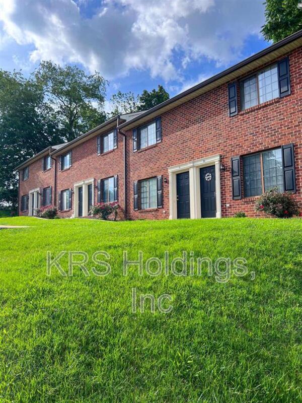Staunton Townhome: 211 S Waverley St